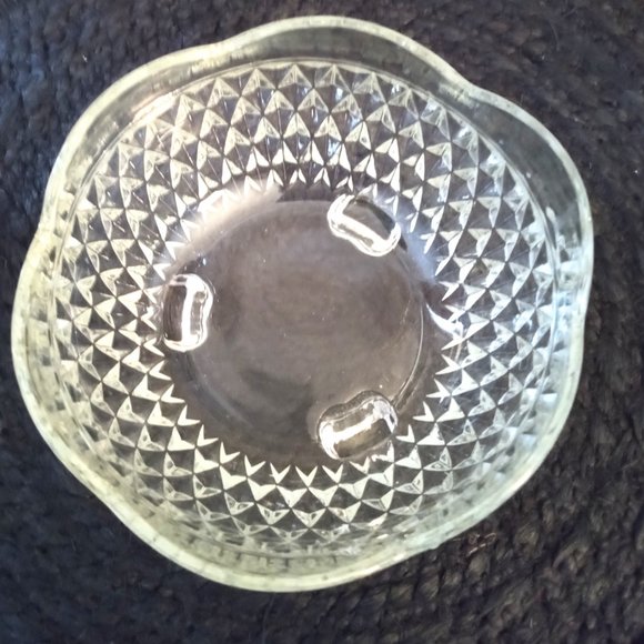 Vintage 1960’s Indiana Glass Footed Bon Bon Candy Bowl - Diamond Point Pattern - Picture 2 of 3